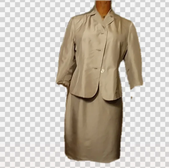 Ann Mali suit. This one has a HISTORY - Picture 4 of 8